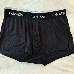 Men’s Calvin Klein Trunks - Size Medium